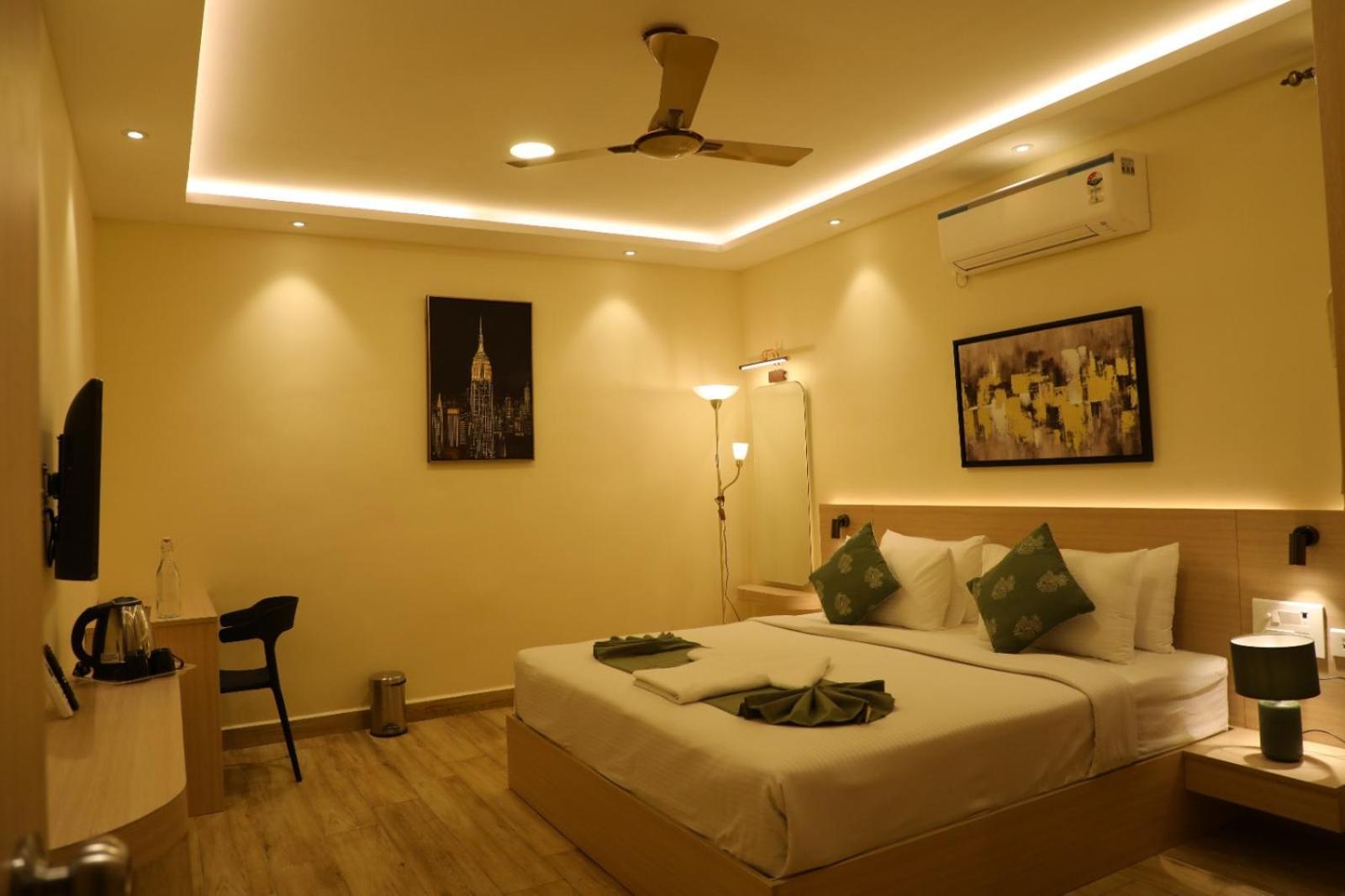 מדוראי Hotel Green Parrot מראה חיצוני תמונה