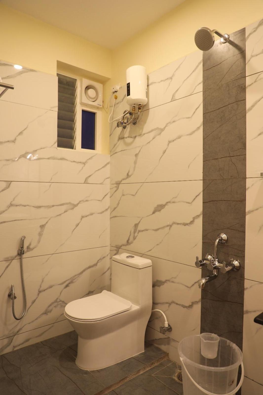 מדוראי Hotel Green Parrot מראה חיצוני תמונה